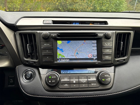 Toyota RAV4 9 of 14
