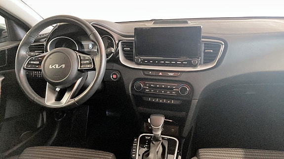 Kia Ceed 4 of 12