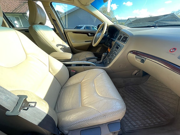 Volvo XC70 5 of 7