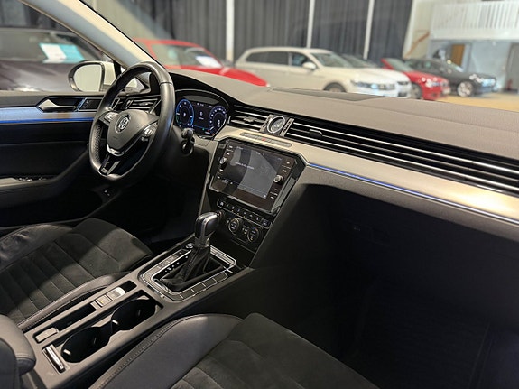 Volkswagen Passat 10 of 19