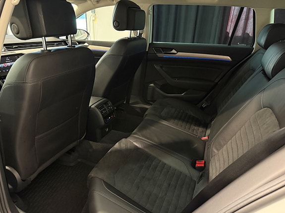 Volkswagen Passat 8 of 19