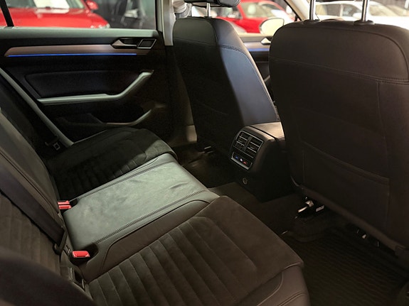 Volkswagen Passat 9 of 19