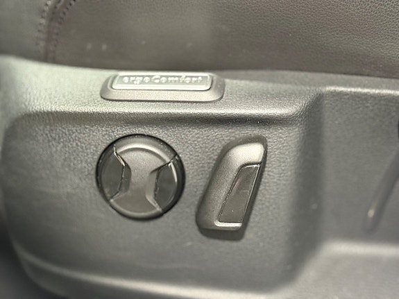 Volkswagen Passat 7 of 19
