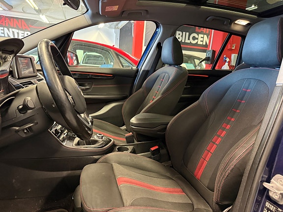 BMW 218d 13 of 17