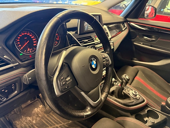BMW 218d 9 of 17