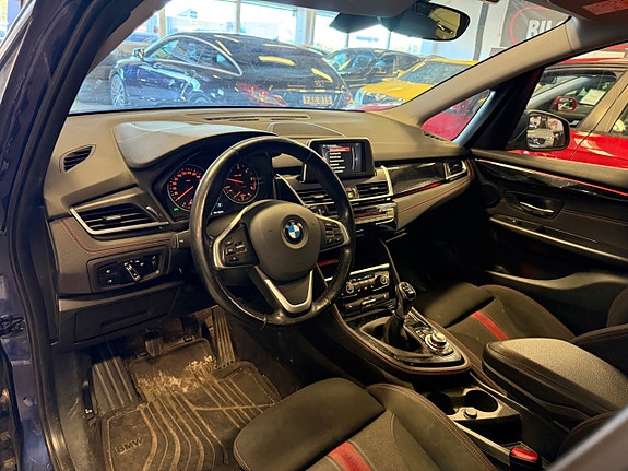 BMW 218d 10 of 17