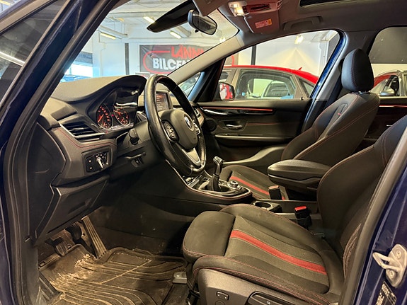 BMW 218d 14 of 17