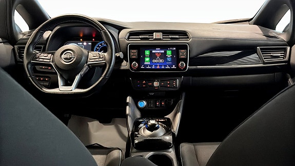 Nissan Leaf 4 of 12