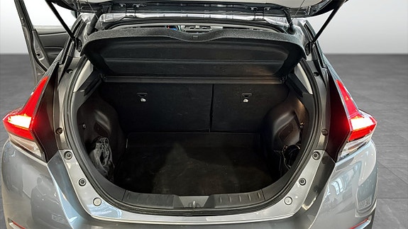 Nissan Leaf 10 of 12
