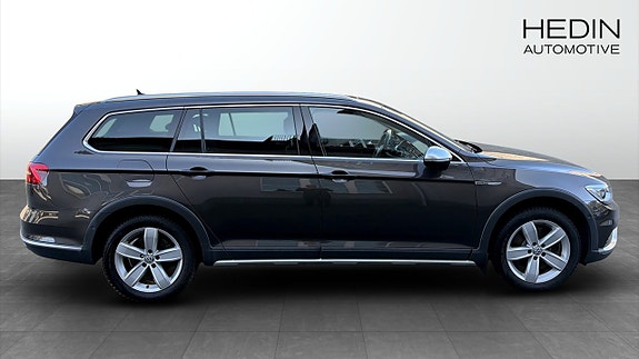 Volkswagen Passat Alltrack 6 of 9