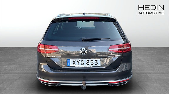 Volkswagen Passat Alltrack 7 of 9