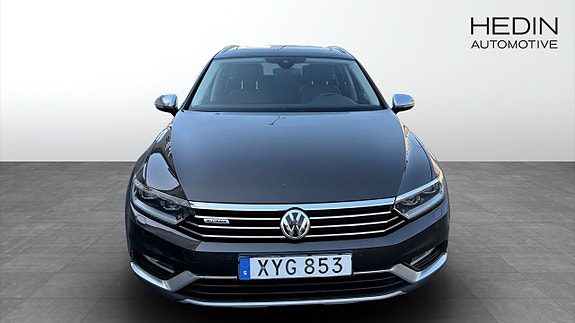 Volkswagen Passat Alltrack 8 of 9