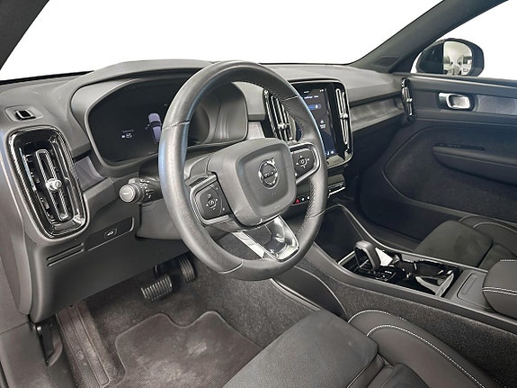 Volvo XC40 6 of 9