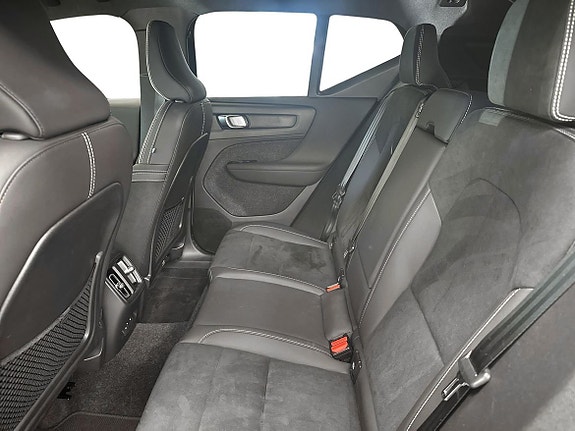 Volvo XC40 7 of 9