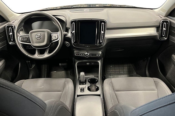 Volvo XC40 14 of 26