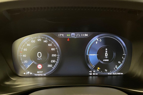Volvo XC40 16 of 26