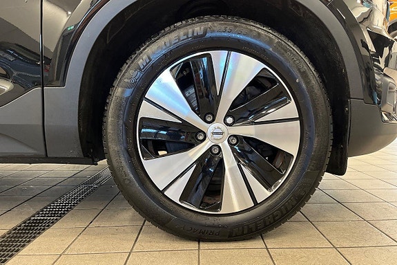 Volvo XC40 11 of 26