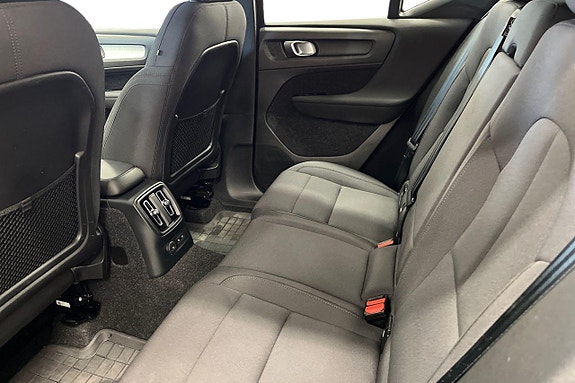 Volvo XC40 23 of 26