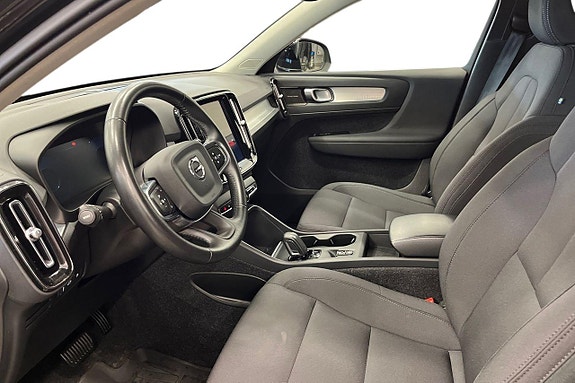 Volvo XC40 13 of 26