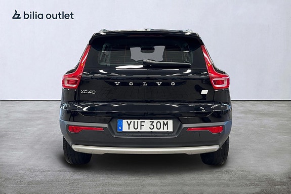 Volvo XC40 6 of 26