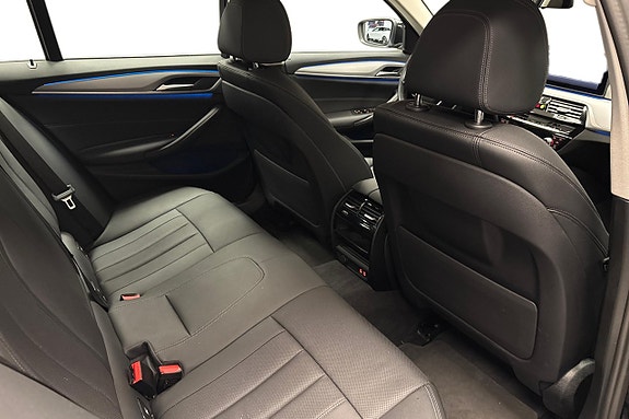 BMW 530e 13 of 14