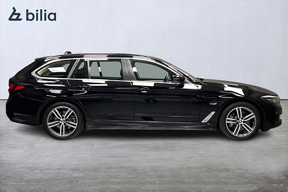 BMW 530e 2 of 14