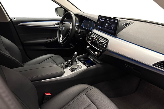 BMW 530e 12 of 14