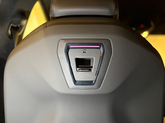 BMW i5 24 of 27