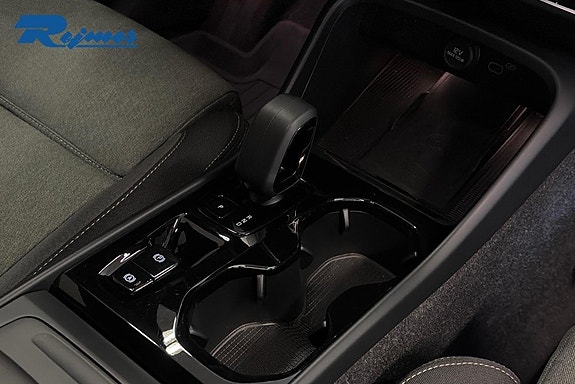 Volvo XC40 13 of 15