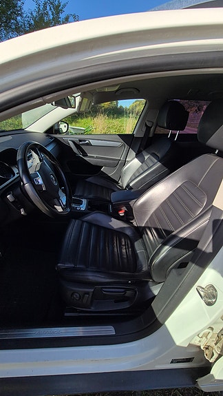 Volkswagen Passat Alltrack 5 of 6