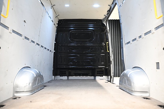 Volkswagen Crafter 7 of 30