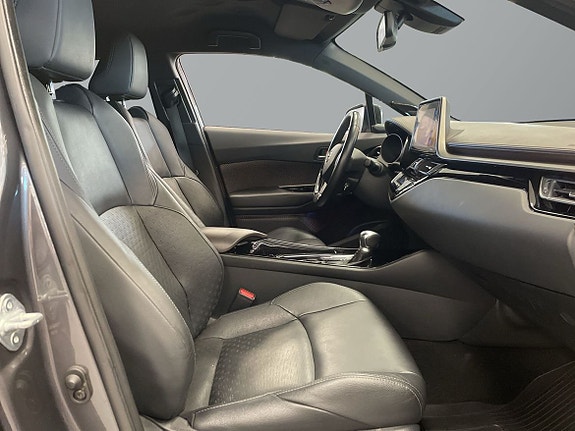 Toyota C-HR 8 of 20