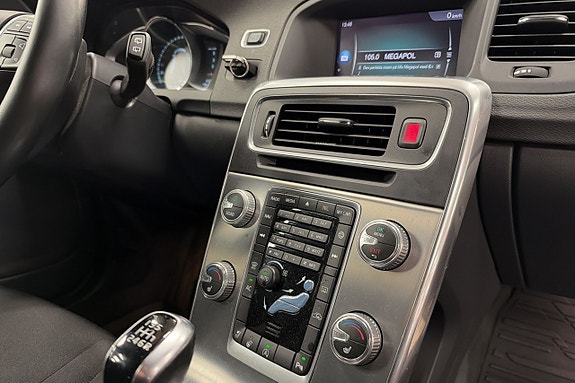 Volvo V60 Cross Country 11 of 18