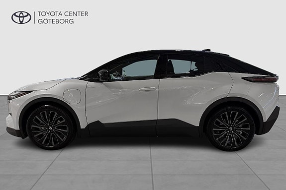 Toyota C-HR 4 of 11