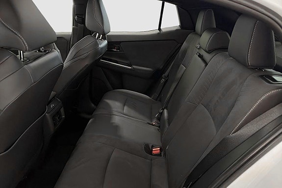 Toyota C-HR 8 of 11