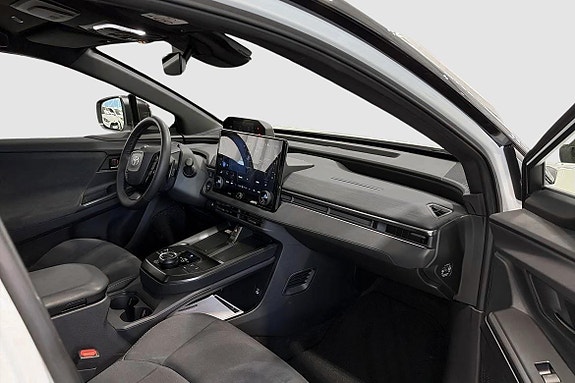Toyota C-HR 7 of 11