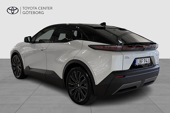 Toyota C-HR 3 of 11