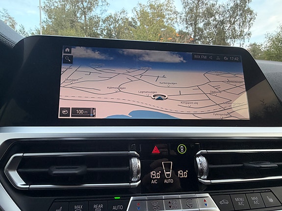 BMW 330e 19 of 21