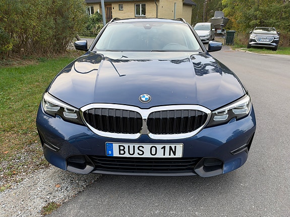 BMW 330e 3 of 21