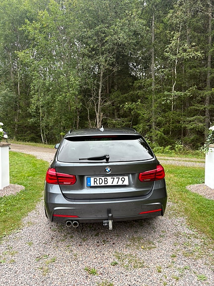 BMW 320d 4 of 6