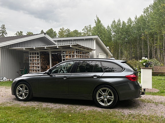 BMW 320d 2 of 6
