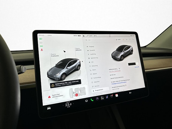 Tesla Model Y 23 of 30