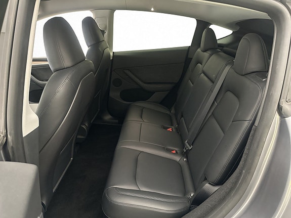 Tesla Model Y 30 of 30