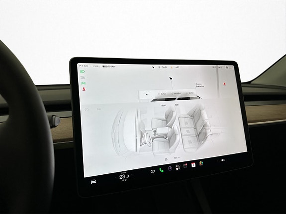Tesla Model Y 21 of 30