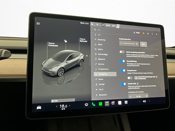 Tesla Model Y 23 of 30