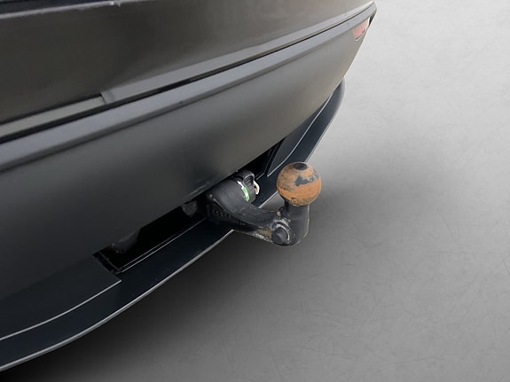 Tesla Model Y 10 of 30