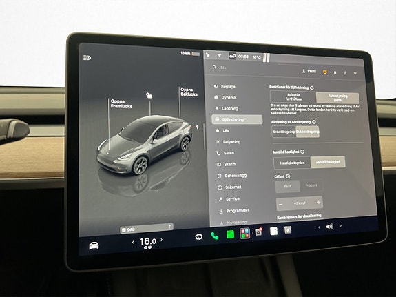 Tesla Model Y 19 of 30