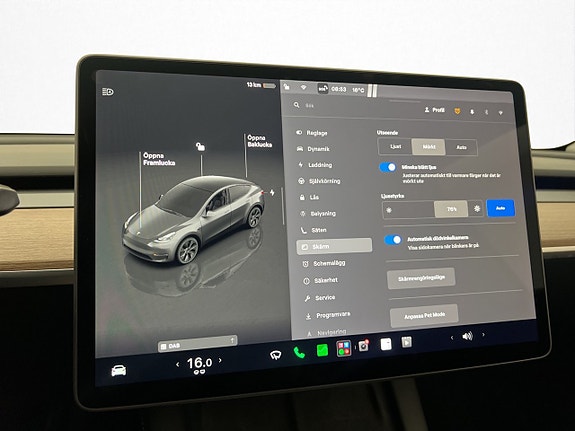 Tesla Model Y 21 of 30