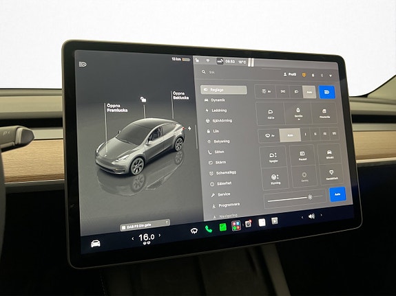 Tesla Model Y 16 of 30