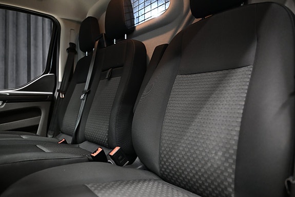 Ford Transit Custom 16 of 28